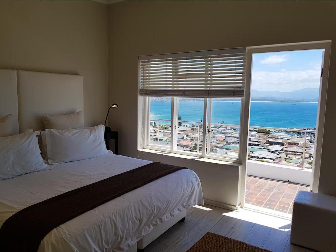 Ana'S Place Apartments Mossel Bay Room photo